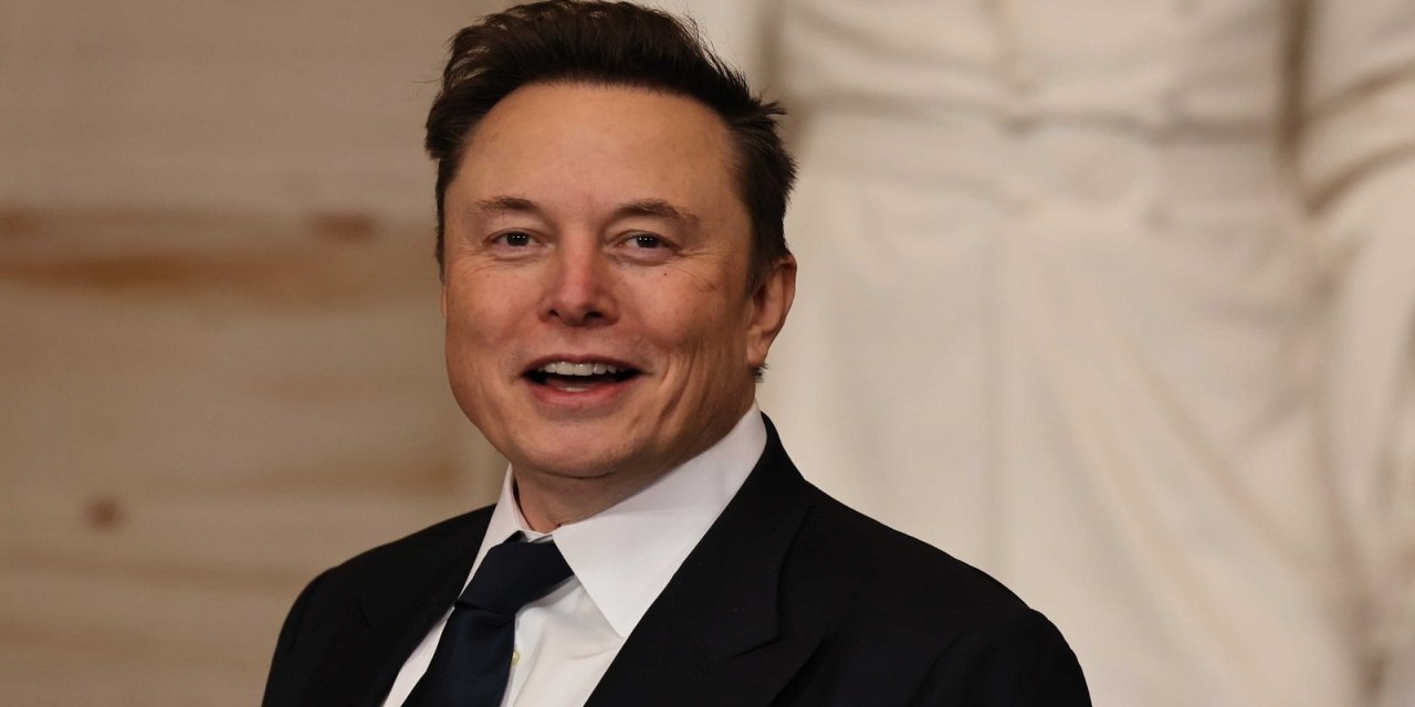 Elon Musk’tan Çılgın Plan: Yapay Zeka İçin Ay’da Fabrika Kuracak
