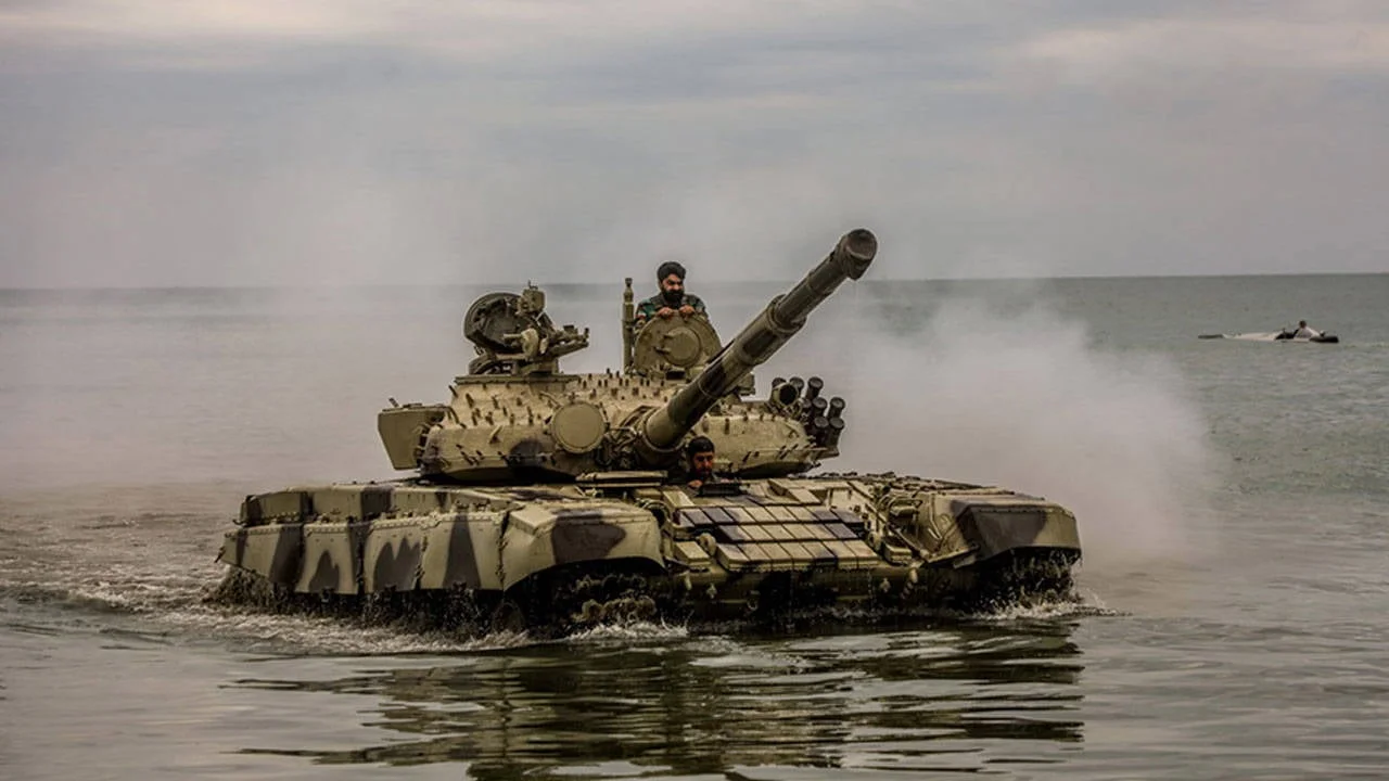 İran, Hürmüz Boğazı'nda Askeri Tatbikatla Güvenlik Önlemlerini Artırdı
