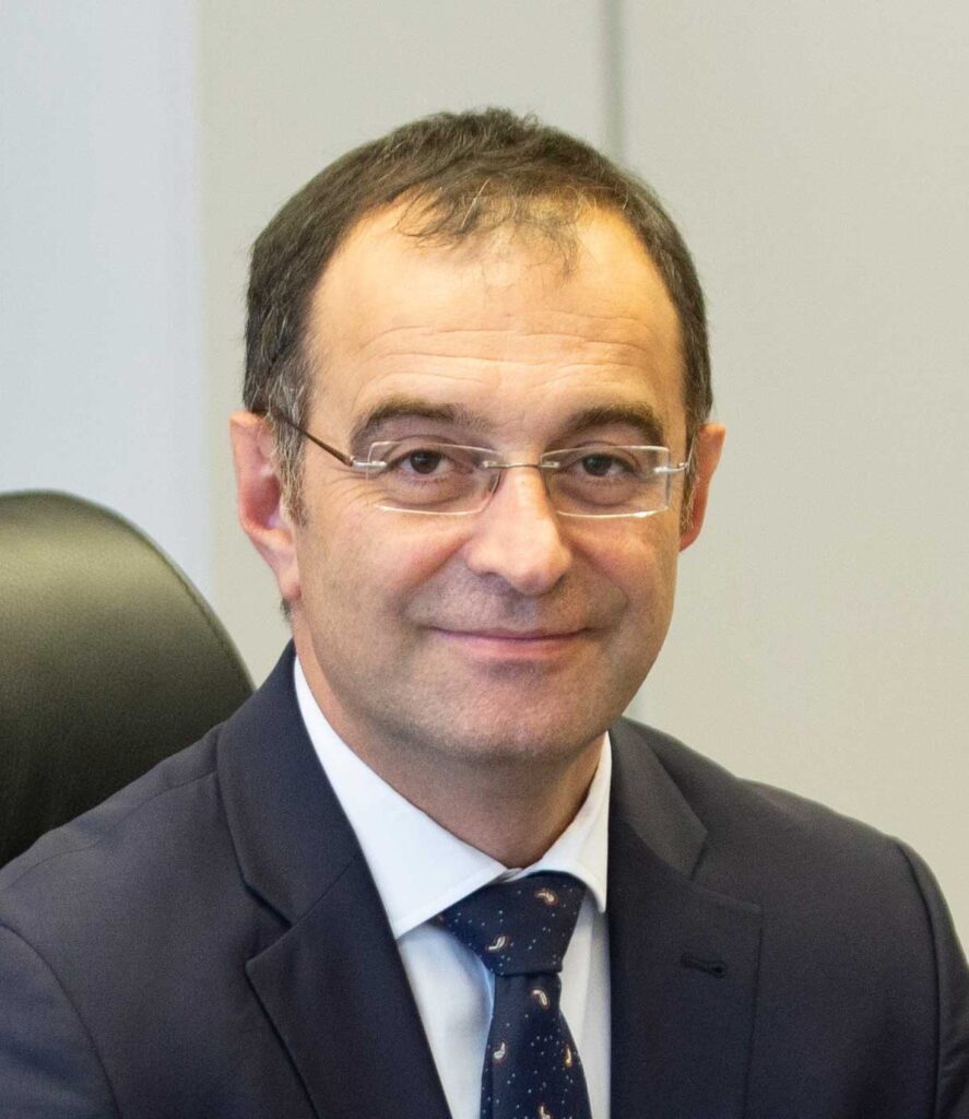  Dr. Kubilay Kavak-Escarus Genel Müdürü