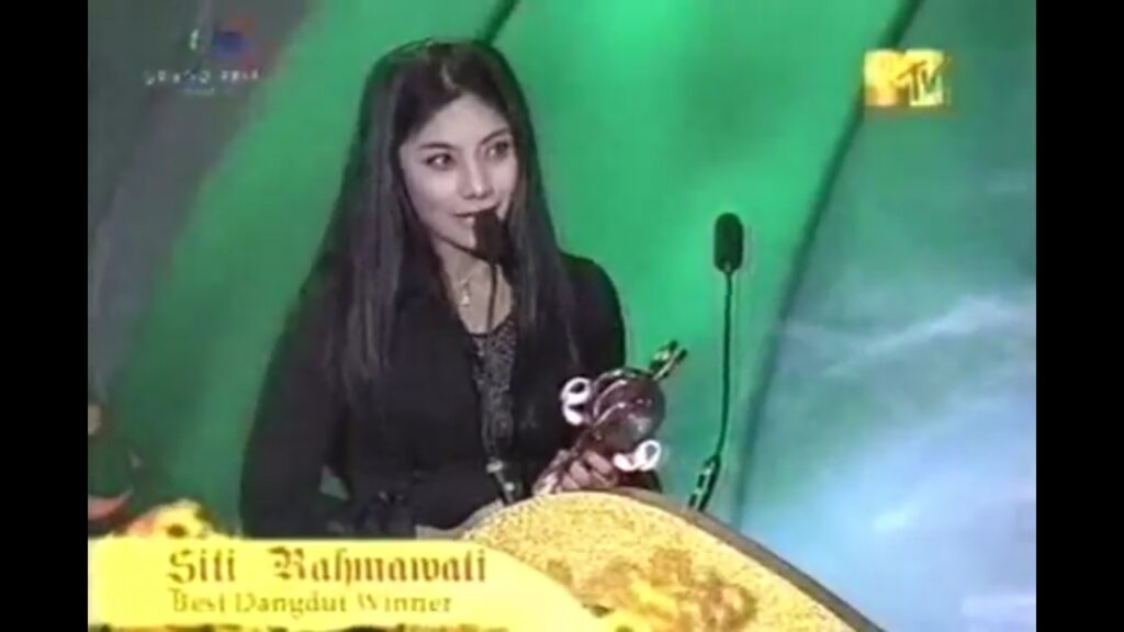 Siti Kdi, "MTV Award Winner as Best Dangdut Singer Perfomance" birincisi seçilmişti.