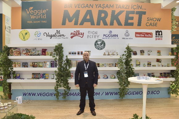 Bu yıl fuarda ilk defa vegan ürünler sunan "Vegan, Vejeteryan ve Glutensiz Ürünler Marketi" ziyaretçilerle buluştu.